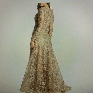 Mac Duggar Jewel Encrusted Sequined Long Sleeve Square Neck Gold Gown Size 18